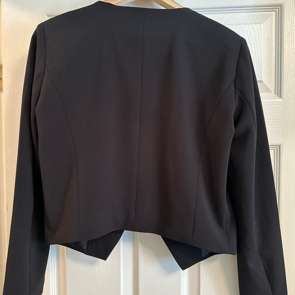 Ladies short jacket - Picture 3 of 3